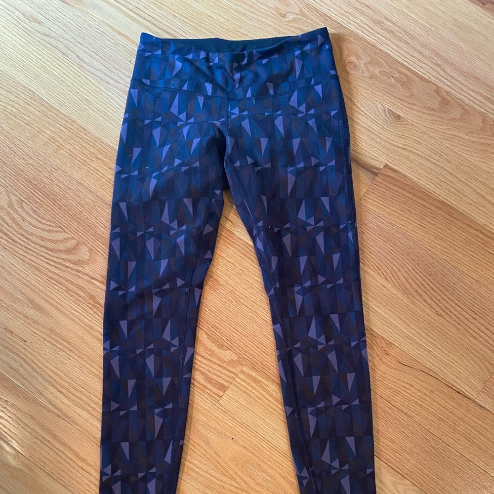Lululemon leggings black purple 6